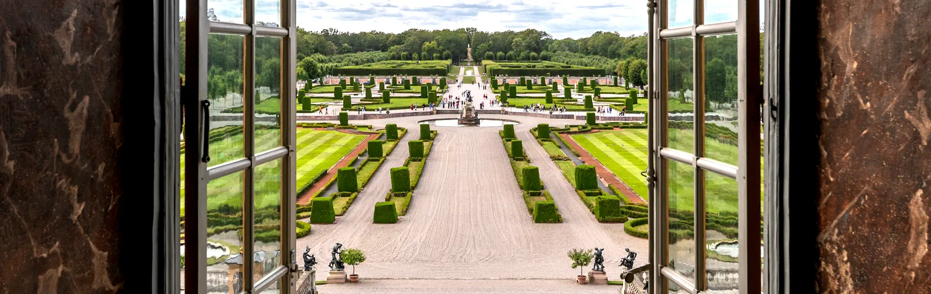 View over the baroque garden of Drottningholm Palace. Photo: Martin Kraft (CC BY-SA 4.0)