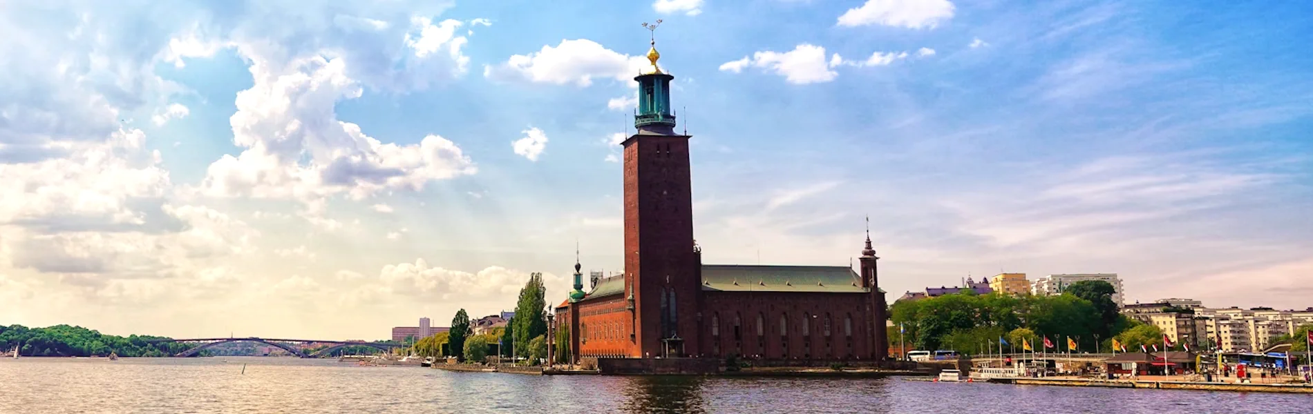 Stockholm City Hall, view from Riddarholmen. Photo: Robert Eklund (Unsplash.com)