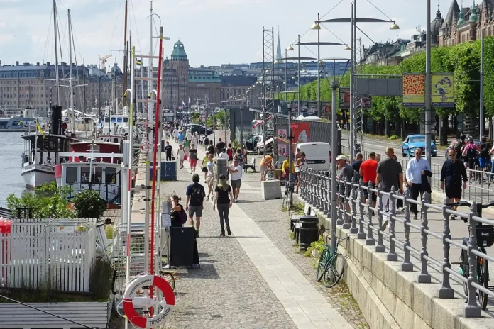 Strandvägskajen westward, in the direction of Nybrokajen. Photo: Holger.Ellgaard (CC BY-SA 4.0)