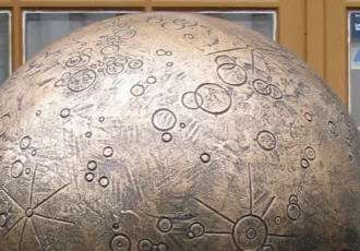 Representation of Mercury from the Sweden Solar System project. The planet can be found at Stockholms stadsmuseum. Photo: Peter Varhelyi (CC BY-SA 2.0)