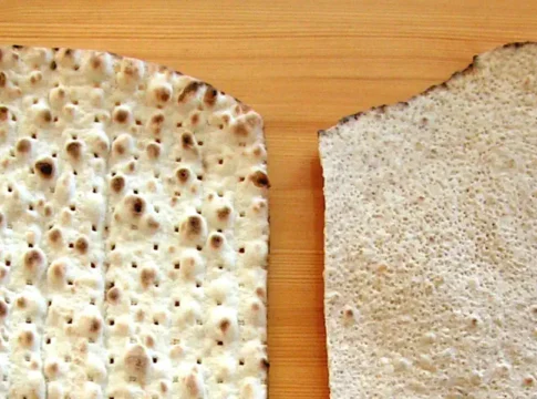 Tunnbröd: Sweden’s Soft Flatbread Staple
