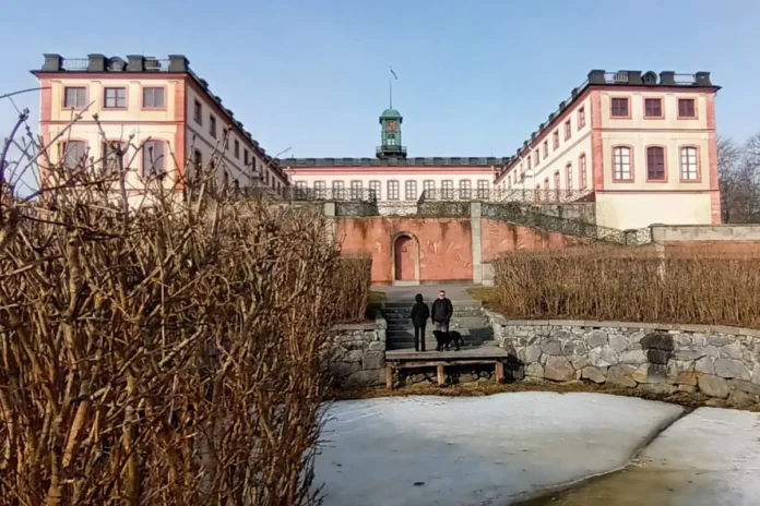 Tullgarn Palace, view from the seaside. The dog's name is Vega, by the way. Photo: © StockholmMuseum.com