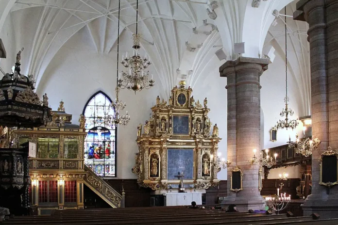 The altar in the German Church in Gamla Stan, Stockholm. Photo: Jssfrk (CC BY-SA 3.0)