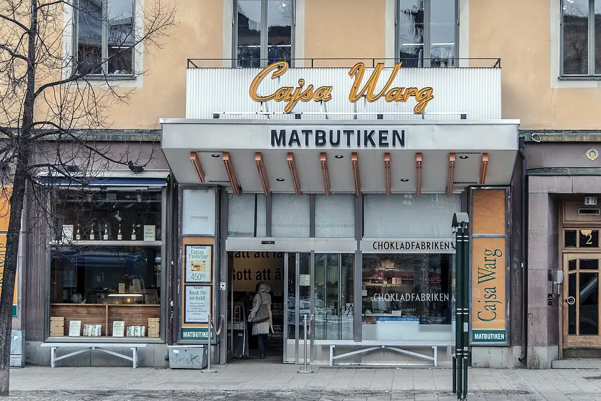 A delicatessen shop somewhere in Stockholm's Vasastan.