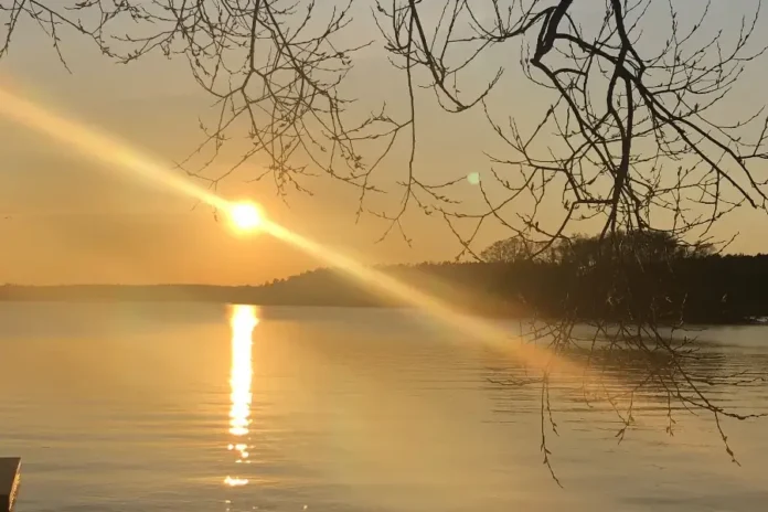 Sunset in Vinterviken, Stockholm. Photo: Etala10 (CC BY-SA 4.0)