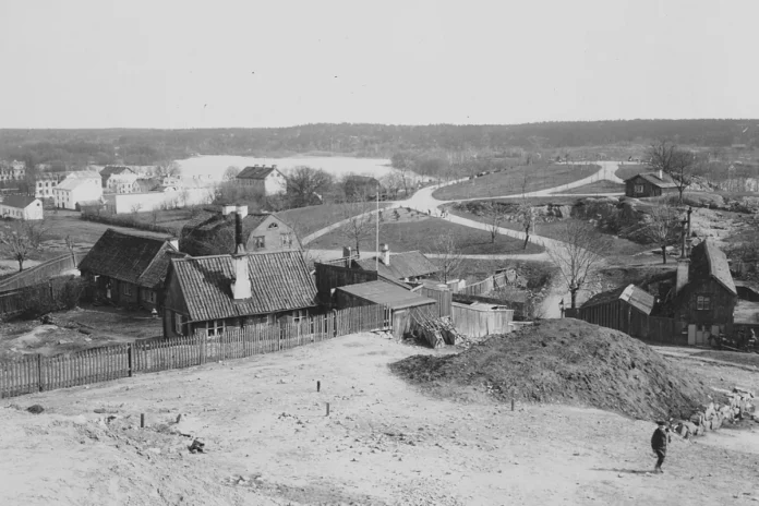 View from the VIta Bergen towards the southeast with Hammarby in the background, 1902. Photo: Larssons Ateljé (Public domain)