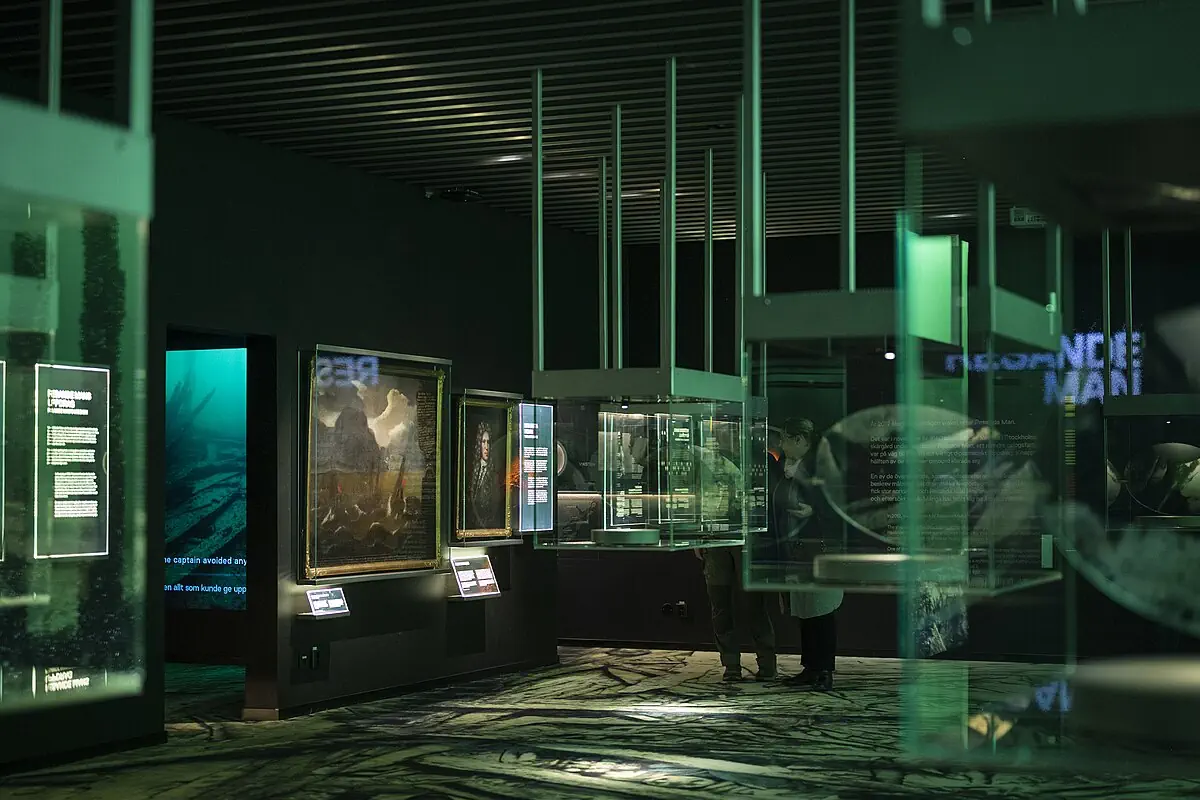 Exhibition at the VRAK Museum, in the gallery dedicated to the shipwreck of Resande Man.