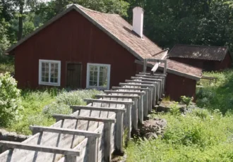 View from the forges at Wira bruk. Photo: Holger Motzkau 2011 (CC BY-SA 3.0)